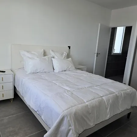 Cs Skyline Rooftop De Nage