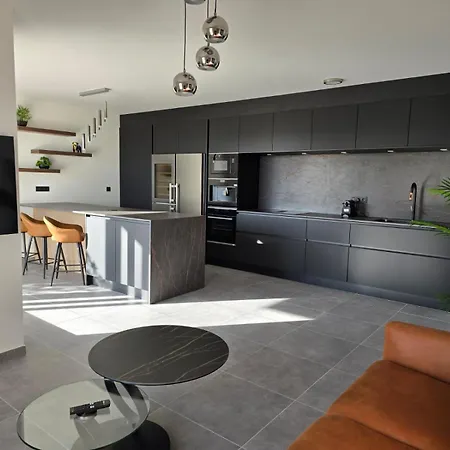 Cs Skyline Rooftop De Nage Montpellier