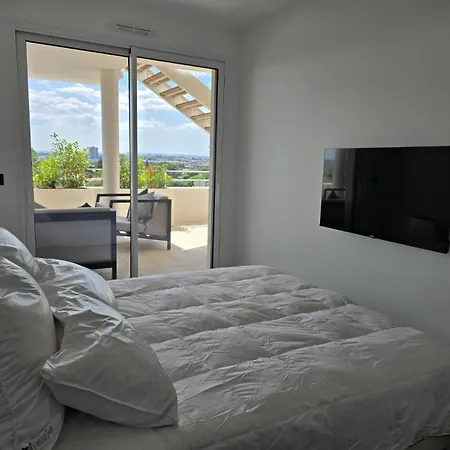 Cs Skyline Rooftop De Nage *