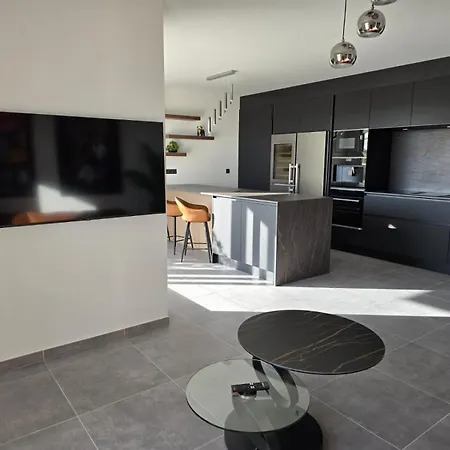 Cs Skyline Rooftop De Nage モンペリエ