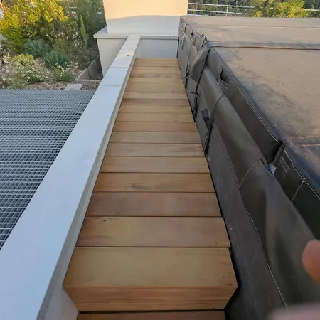 Cs Skyline Rooftop De Nage Apartment *