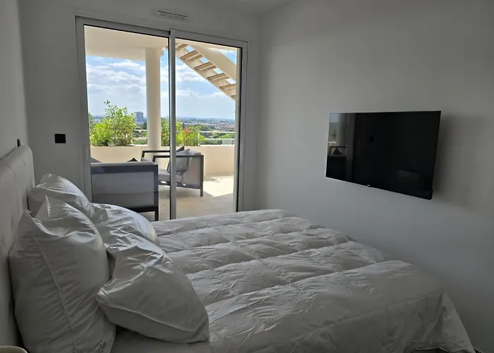 Cs Skyline Rooftop De Nage *