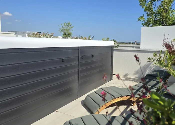 Cs Skyline Rooftop De Nage *